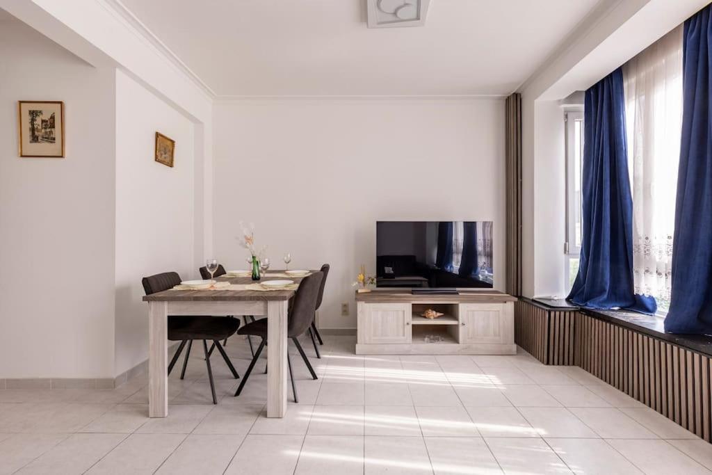 Sweet 1 Double And 2 Single Beds Apartamento